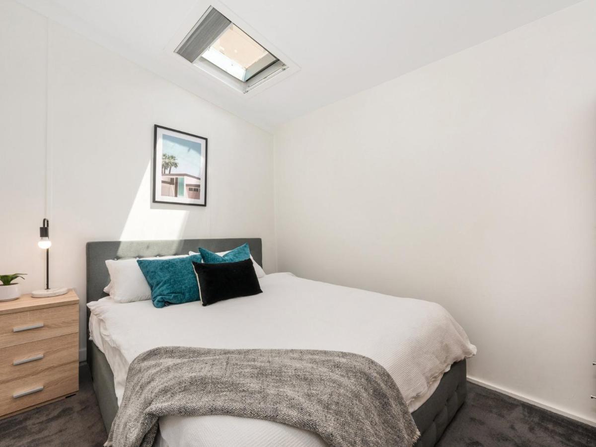 Walk To The Mcg & Aami Park - Free Late Checkout - Great Location & Backyard Villa Melbourne Kültér fotó
