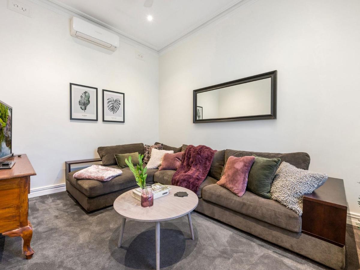 Walk To The Mcg & Aami Park - Free Late Checkout - Great Location & Backyard Villa Melbourne Kültér fotó