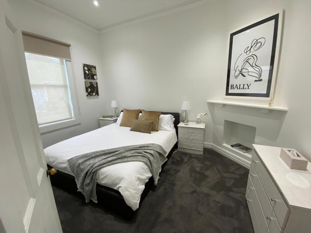 Walk To The Mcg & Aami Park - Free Late Checkout - Great Location & Backyard Villa Melbourne Kültér fotó